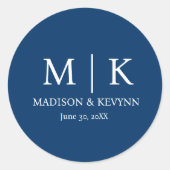 Minimal & elegant Blue & White Monogram Wedding Runder Aufkleber (Vorderseite)