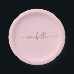 Minimal Elegant Gold Monogram Script rot pink Pappteller<br><div class="desc">Girly Elegant Minimalistisch moderne Gold Monogram Name Script Signature Custom Personalisiert Blush Pink Paper Teller. Mit Vornamen in hübscher Handschrift Swash Schwanz Schriftart Kalligraphie (oder Typografie) in Gold auf rot-rosa oder Baby-rosa Hintergrund. Diese sind einfach zu anpassen. Ideal für die Hauswärmung, auch für Geburtstag, Hochzeit, süße 16 Geburtstagsparty, Brautparty, Junggeselinnen-Abschied,...</div>
