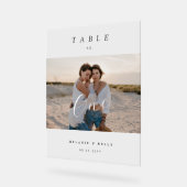 Minimal Elegant Hochzeitsskript-Foto-Tischnummer Acrylschild (Winkel)