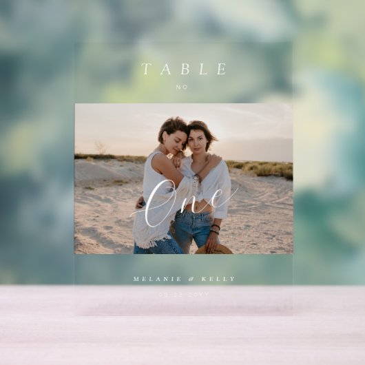 Minimal Elegant Hochzeitsskript-Foto-Tischnummer Acrylschild (Neutral)