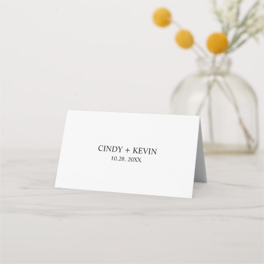 Minimal elegante Schwarz-Weiß-Script-Hochzeit Platzkarte (Rückseite)