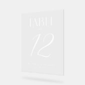 Minimal elegante White Script Wedding Tischnummer Acrylschild (Winkel)