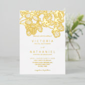 Minimal Eleganter Blumensommer Hochzeit Real Gold Folieneinladung (Stehend vorne)