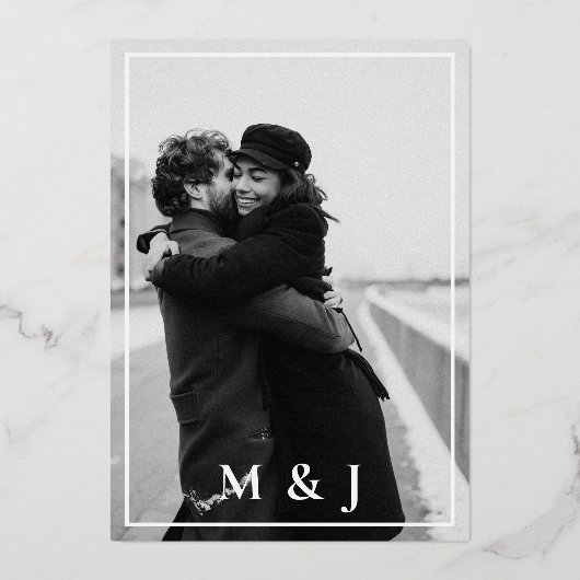 Minimal Elegantes Script Foto Marsala Wedding Folieneinladung (Rückseite)