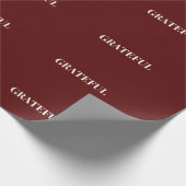 Minimal ERFÜLLT | Deep Red Holiday Geschenkpapier (Ecke)