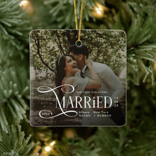 Minimal First Christmas Married Couples Photo Keramikornament (Baum)