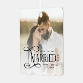 Minimal First Christmas Married Couples Photo Ornament Aus Metall (Vorderseite links)