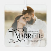 Minimal First Christmas Married Couples Photo Ornament Aus Metall (Rückseite)