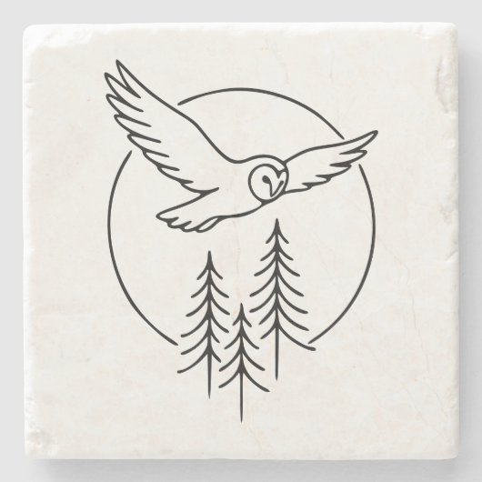 Minimal fliegende Schleiereule über Kiefern – Wald Steinuntersetzer (Vorderseite)
