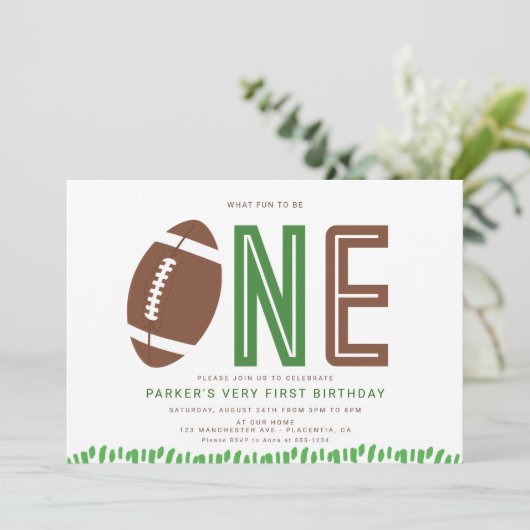 Minimal Football First BIrthday Party Sports Einladung (Stehend Vorderseite)