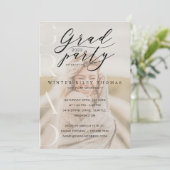 Minimal Foto Grad Party Moderne Kalligraphie Creme Einladung (Stehend Vorderseite)