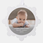 Minimal Foto Overlay White Text Frohe Weihnachten Ornament Karte (Vorderseite)
