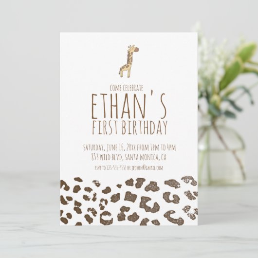 Minimal Giraffe Thema Geburtstag Einladung (Stehend Vorderseite)