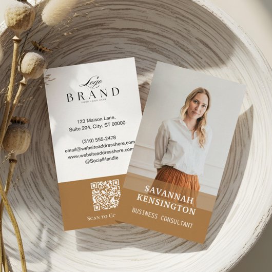 Minimal Gold Modern Professional Consultant Photo Visitenkarte