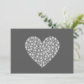 Minimal Heart Circles – White Gradient on Dark Einladung (Stehend Vorderseite)