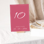 Minimal Magenta Pink Script Hochzeit Tischnummer<br><div class="desc">Minimal Magenta Pink Script Hochzeit Tischnummer. Stilvoll beeindrucken Sie Ihre Hochzeitsgäste mit dieser angesagten fuchsienrosa Tischnummer, die auf einem magentafarbenen, rosa Hintergrund ein rosa Drehbuch zeigt. Diese Hochzeitsfeier ist in einem atemberaubenden, rosafarbenen Design gehalten, mit modernen und minimalistischen Farbtönen, die sich perfekt für Ihre einfache, trendige und minimalistische Hochzeit eignen....</div>