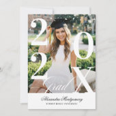 Minimal Modern Bold Graduation Year Photo Party Einladung (Vorderseite)