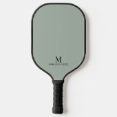 Minimal modern Custom Monogram Name Sage Green Pickleball Schläger (Rückseite)