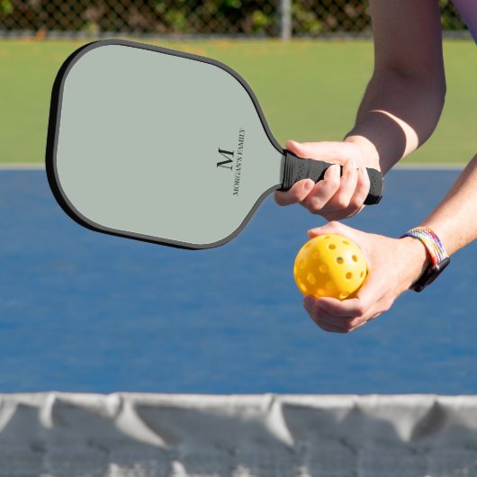 Minimal modern Custom Monogram Name Sage Green Pickleball Schläger (InSitu)