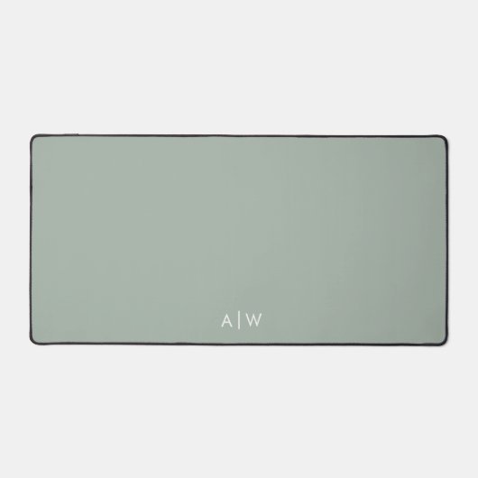 Minimal Modern Sage Green Monogram Initials Office Schreibtischunterlage (Vorderseite)