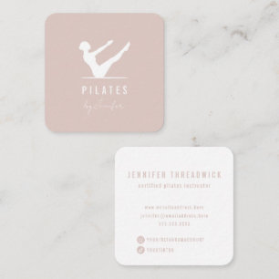 Minimal moderne Powder Pink weibliche Logo Pilates Quadratische Visitenkarte