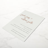 Minimal moderne Schwarz-weiß Script Couples Dusche Folieneinladung (Gedreht)