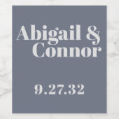 Minimal moderne Soft Gray Blue Lavender Typografie Weinetikett (Einzelnes Label)
