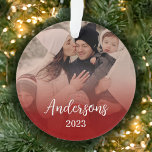 Minimal Modernes Foto Weihnachten Individuelle Nam Ornament<br><div class="desc">Minimal Modernes Foto Weihnachts-Individuelle Name und Jahr-Design mit elegantem Drehbuch. Personalisieren Sie mit Ihren Fotos,  Name und Jahr. Originelles und einzigartiges Design von Golden Bloom Zuhause.</div>