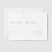 Minimal Monogram Deep Burgundy Script Wedding Pergament Einladungen (Versetzt)