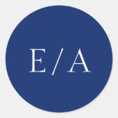 Minimal Monogram Elegant Moderne Blaue Hochzeit de Runder Aufkleber (Vorderseite)