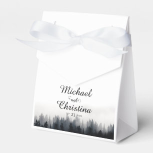 Minimal neblig Fichtenwald Naturhochzeit Geschenkschachtel