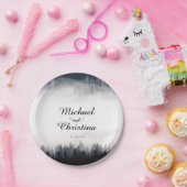 Minimal neblig Fichtenwald Naturhochzeit Pappteller (Party)