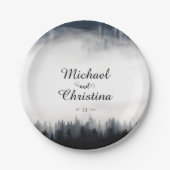 Minimal neblig Fichtenwald Naturhochzeit Pappteller (Vorderseite)