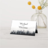 Minimal neblig Fichtenwald Naturhochzeit Platzkarte (Rückseite)