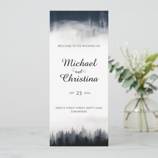 Minimal neblig Fichtenwald Naturhochzeit Programm (Stehend Vorderseite)