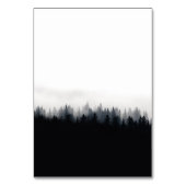 Minimal neblig Fichtenwald Naturhochzeit Tischnummer (Rückseite)