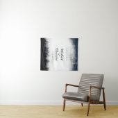 Minimal neblig Fichtenwald Naturhochzeit Wandteppich (Beispiel (Horizontal))