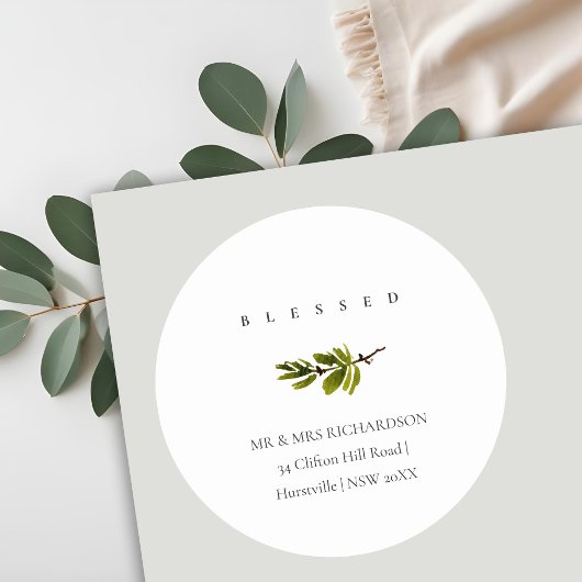 Minimal Pine Branch Weihnachtsadresse gesegnet Runder Aufkleber