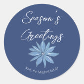Minimal Poinsettia Blue Merry Christmas Envelope Runder Aufkleber (Vorderseite)
