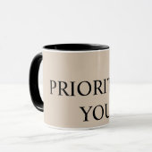 Minimal Priorisieren Sie Zitat beige Tasse (Vorderseite Links)