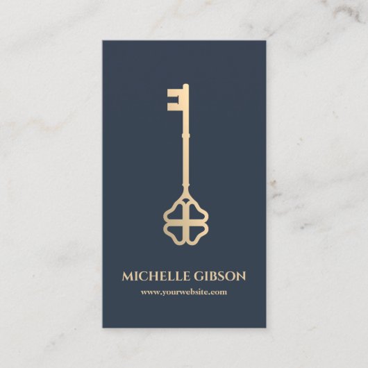 Minimal Realtor Lucky Key Foto Holzkohle Blau Visitenkarte (Vorderseite)