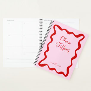 Minimal Rosa und Rotes Personalisierter Name Jahr Planer