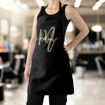 Minimal Schwarz Gold Modernes Typografisches Monog Schürze<br><div class="desc">Mit der Minimal Black and Gold Modern Typographic Monogram Schürze stilvoll kochen. Diese Schürze mit einem eleganten Schwarz-Design und einem feinen goldenen typografischen Monogramm verbindet moderne Eleganz mit Praxisnähe. Es ist perfekt zum Kochen, Backen oder Grillen geeignet und bietet eine umfassende Versorgung und Komfort während der Küchenarbeit. Das personalisierte Monogramm...</div>