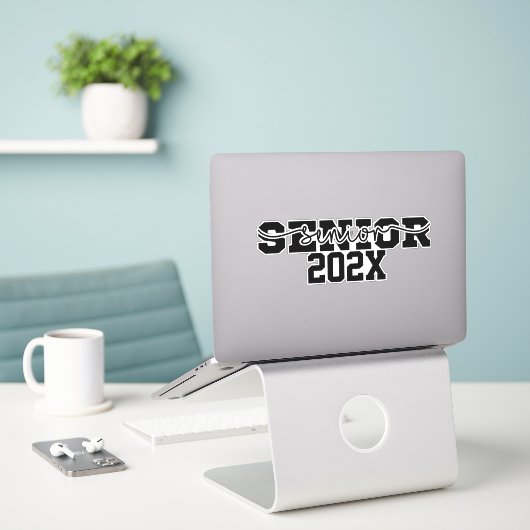 Minimal Schwarz Moderner Script Abschluss Sticker (Laptop auf Schreibtisch)