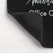 Minimal Schwarz und Weiß Monogramm hinzufügen Mousepad (Ecke)
