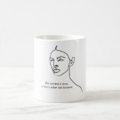 Minimal Schwarz wurde sie zu einem Helden-Inspirat Kaffeetasse (Mittel)
