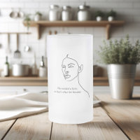 Minimal Schwarz wurde sie zu einem Helden-Inspirat