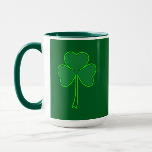 Minimal Shamrock St Patrick’s Day Shirt – caneca Tasse (Links)