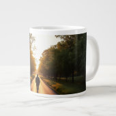 Minimal Silhouette Mug Jumbo-Tasse (Vorderseite Rechts)