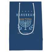 Minimal Simple Blue Menorah Candles Happy Hanukkah Mittlere Geschenktüte (Rückseite)